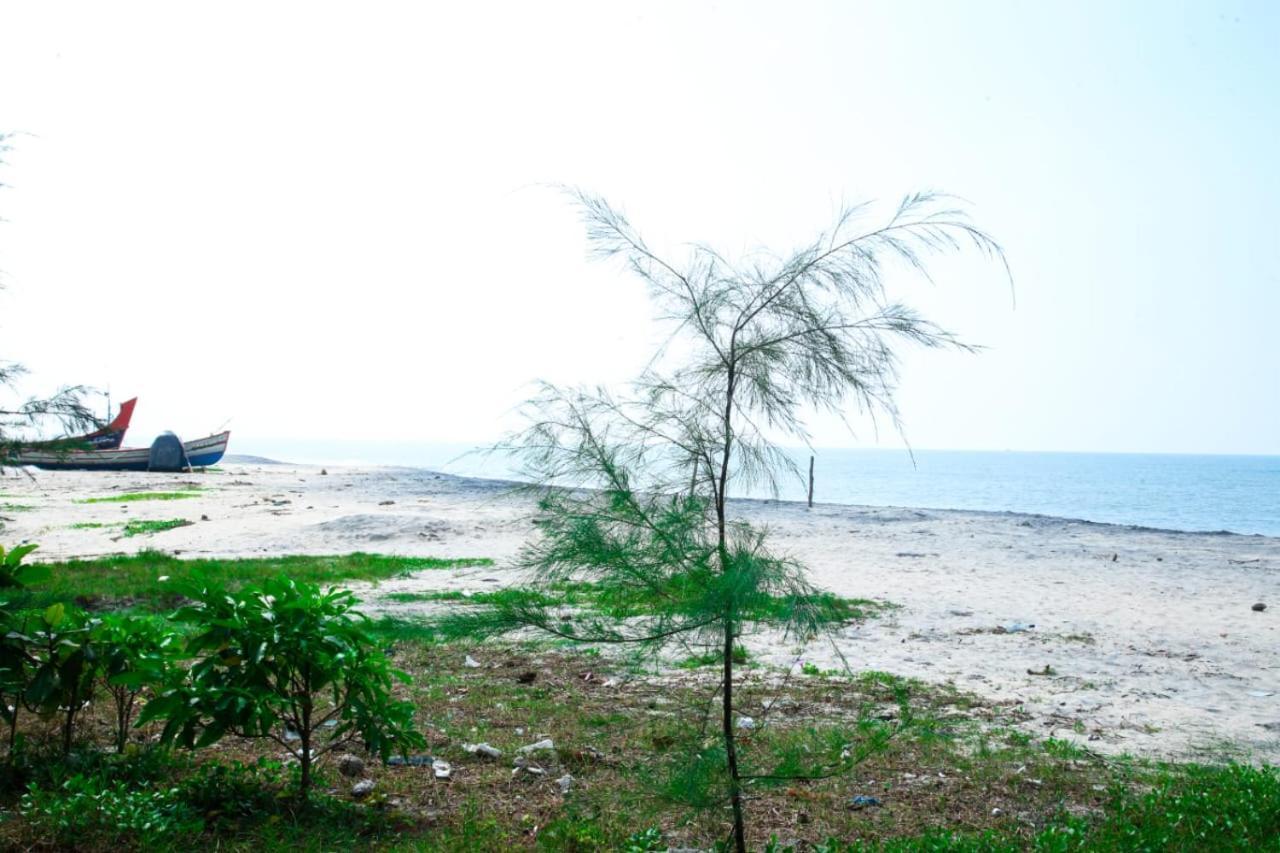 Caspian Beach Resort Alappuzha Esterno foto